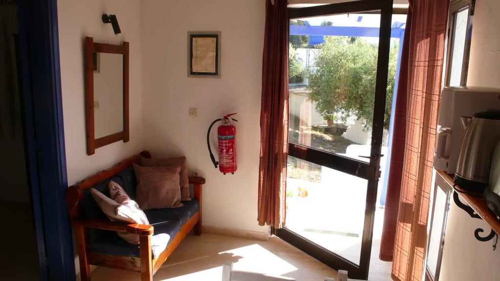Apartamento Stefanos Garden Arménoi Habitación foto