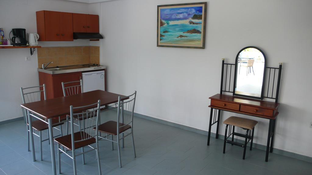 Apartamento Stefanos Garden Arménoi Habitación foto