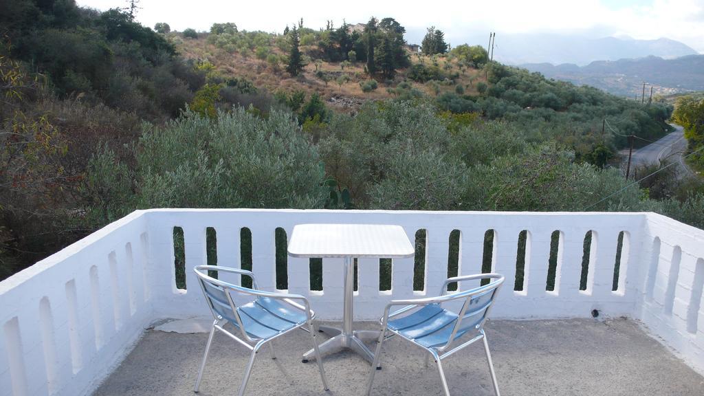 Apartamento Stefanos Garden Arménoi Habitación foto